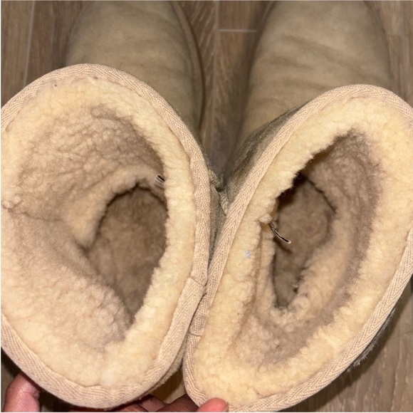 UGG Classic Short Boot Tan - Picture 5 of 8